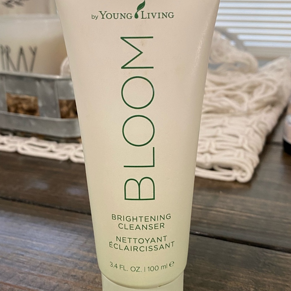 Young Living BLOOM Skincare Brightening Cleanser